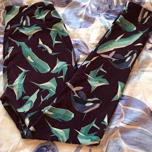 LLR geometric whale print leggings